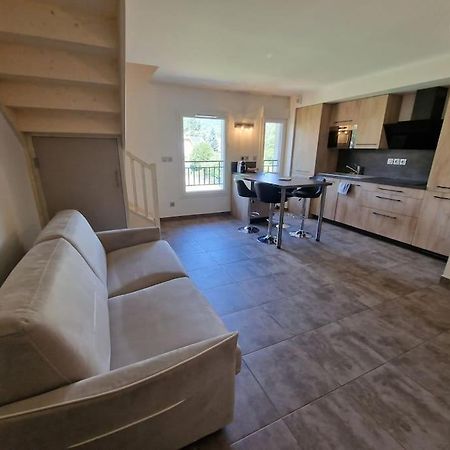 Superbe appartement T2 dans résidence neuve avec vue exceptionelle sur les montagnes, avec parking privatif.situé à proximité immédiate du centre ville de chorges. Exterior foto
