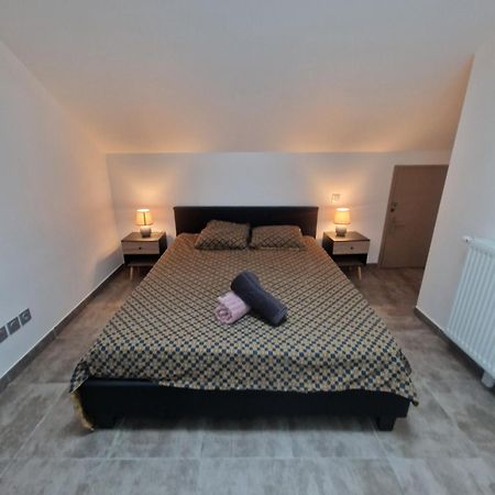 Superbe appartement T2 dans résidence neuve avec vue exceptionelle sur les montagnes, avec parking privatif.situé à proximité immédiate du centre ville de chorges. Exterior foto