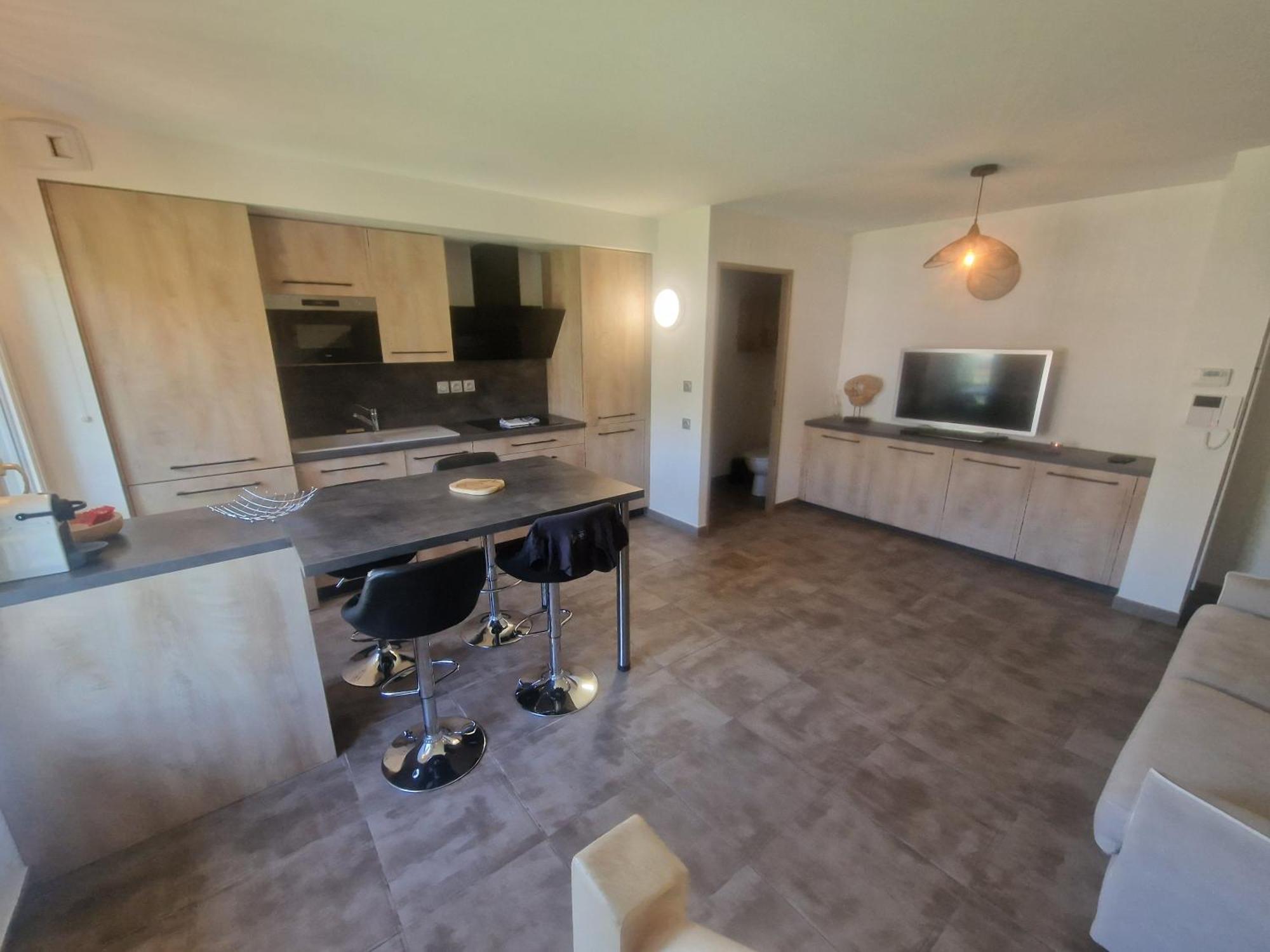 Superbe appartement T2 dans résidence neuve avec vue exceptionelle sur les montagnes, avec parking privatif.situé à proximité immédiate du centre ville de chorges. Exterior foto
